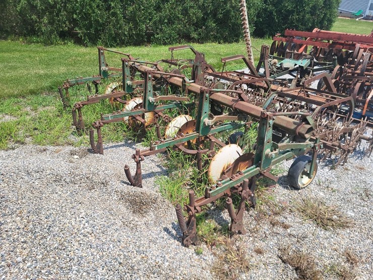 oliver-4r30"-3pt-hitch-cultivator-image-5