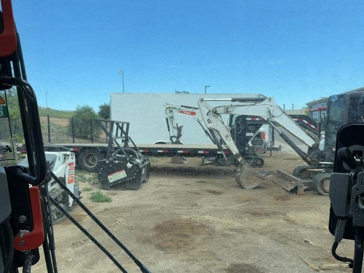 2025-bobcat-t66-image-34
