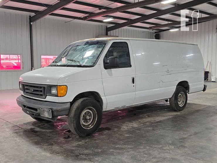 2007-ford-e250-image-1