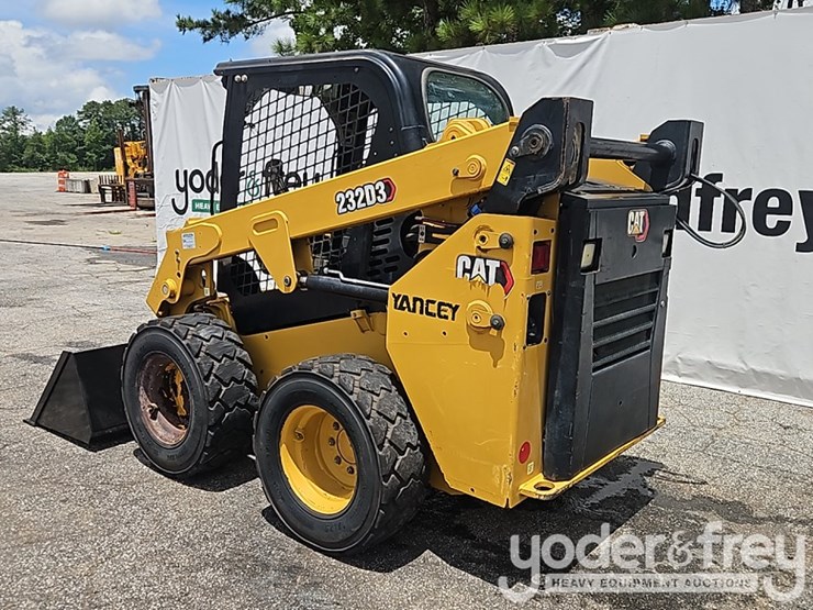 2022-caterpillar-232d-image-3