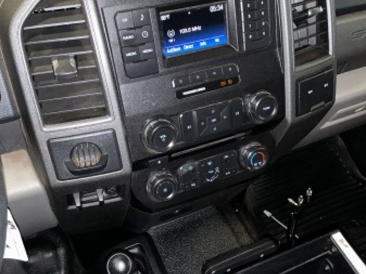 2017-ford-f350-image-19