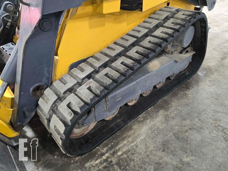 2012-deere-333d-image-25