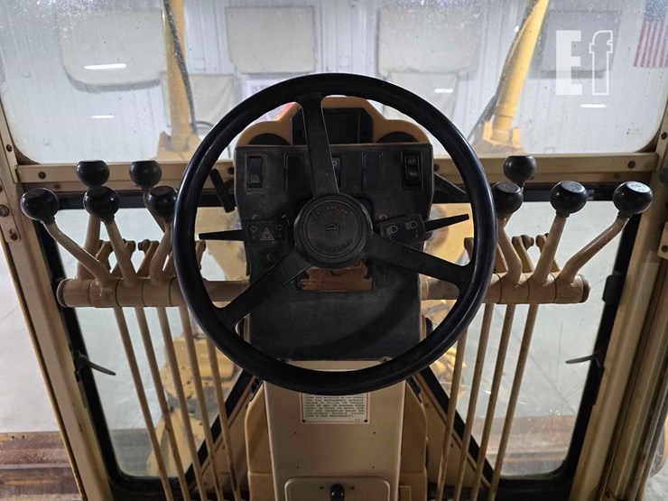 2003-caterpillar-12h-image-16