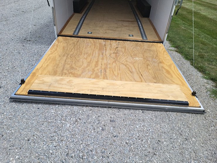 2022-united-enclosed-tandem-axle-bumper-trailer---nice-one-owner-image-23
