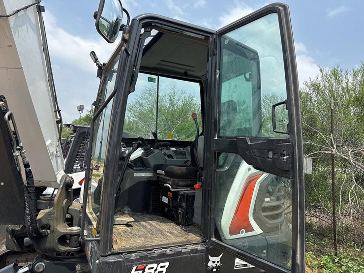2023-bobcat-e88-image-70