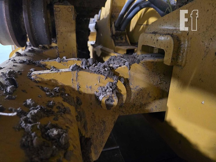 2022-caterpillar-d4-lgp-image-32