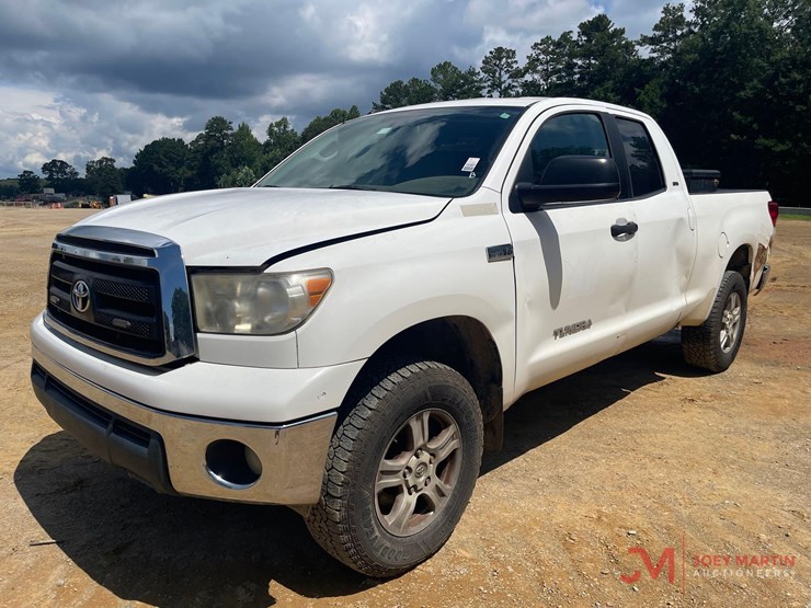 2010-toyota-tundra-sr5-image-6
