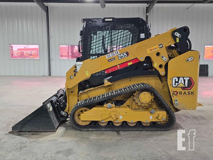 2025-caterpillar-255-image-5