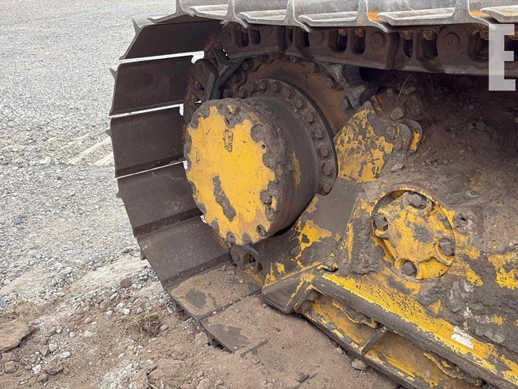 2014-komatsu-d51pxi-22-image-35