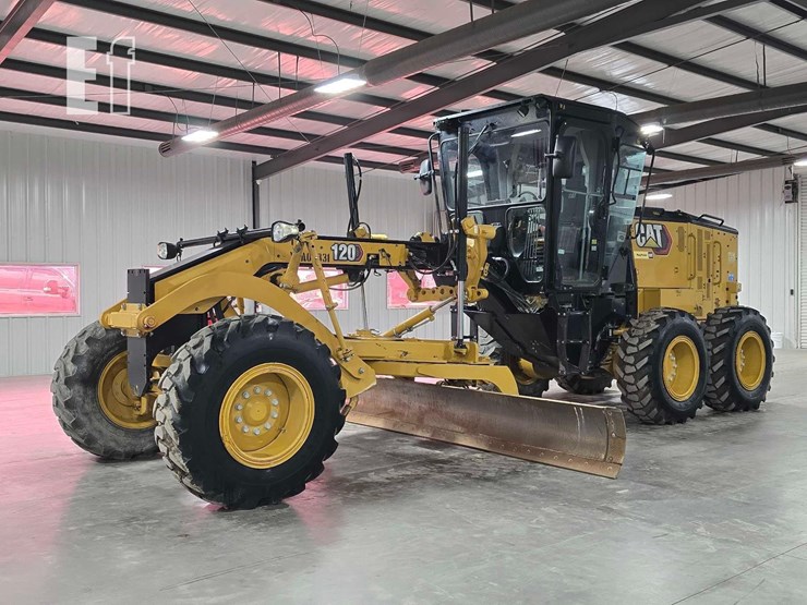 2021-caterpillar-120-image-1