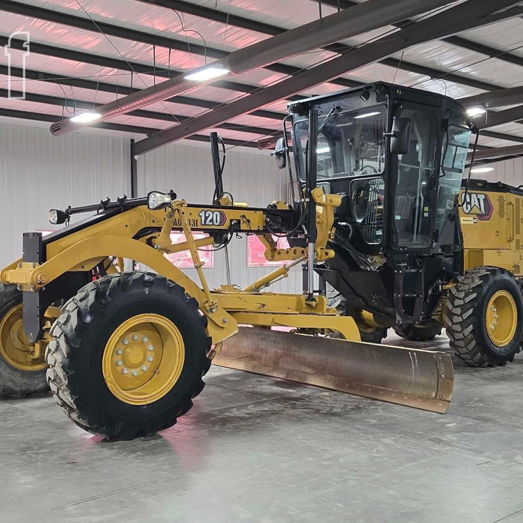 2021 CATERPILLAR 120
