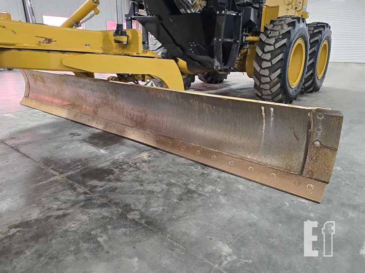 2021-caterpillar-120-image-9