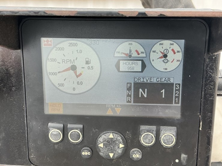 2016-freightliner-m2-106-image-27