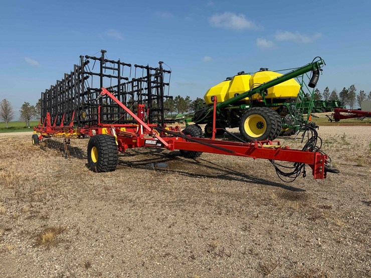 2013-bourgault-7200-image-2