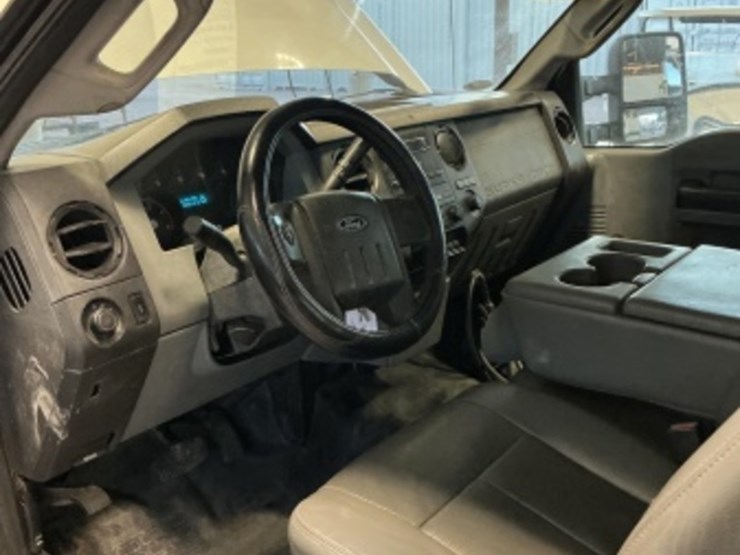 2012-ford-f350-image-26