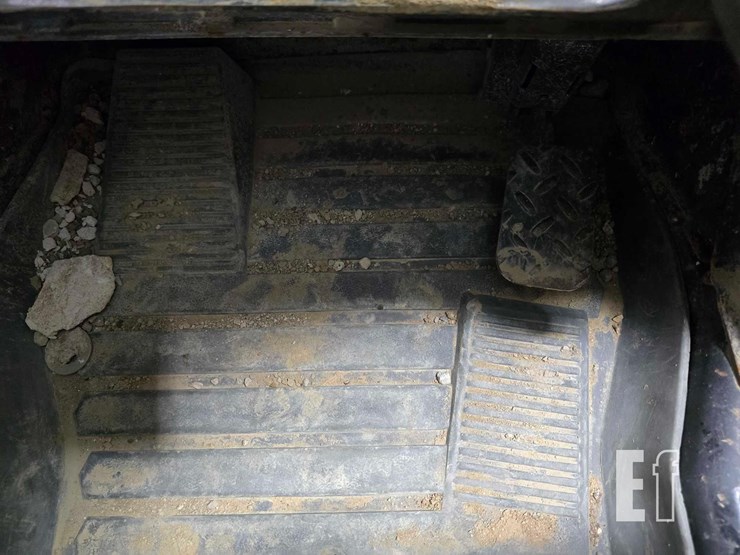 2021-caterpillar-259d3-image-15