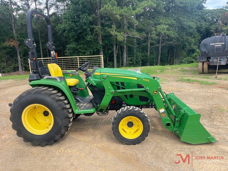 john-deere-3025e-utility-tractor-image-2