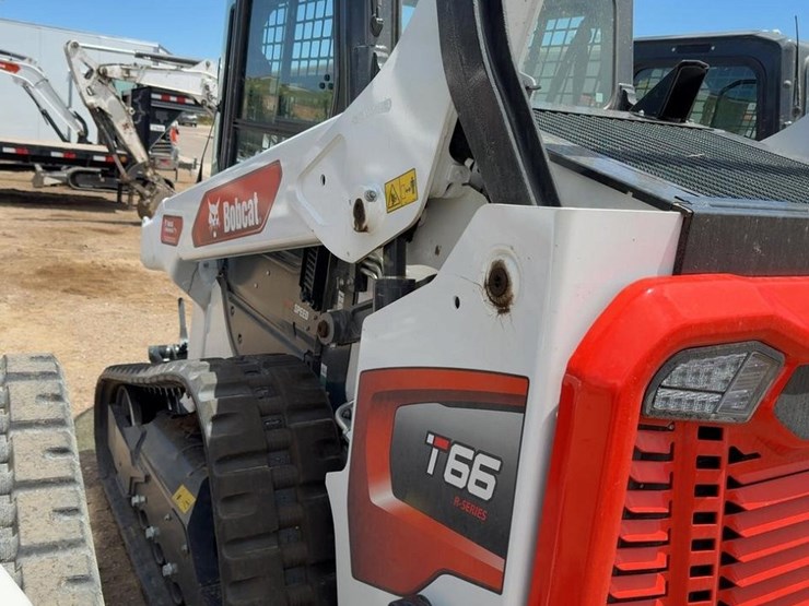 2025-bobcat-t66-image-13