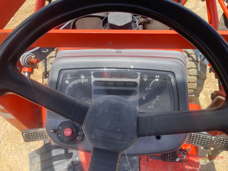 1997-kubota-b21-loader-backhoe-image-18