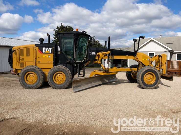 2017-caterpillar-120m2-image-2