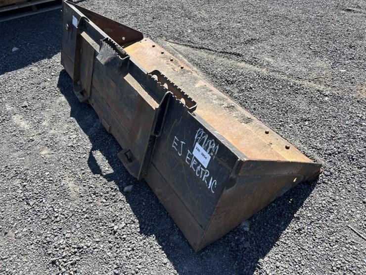 cat-84"-skidsteer-bucket-image-3