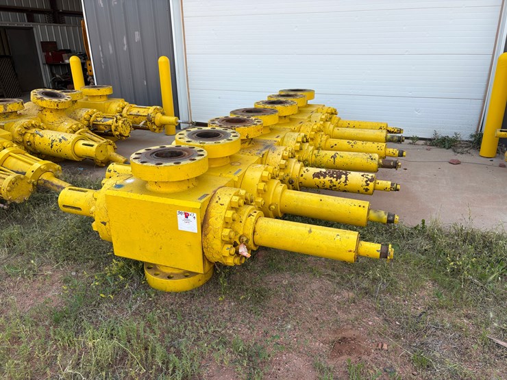 (7x$)-7-1/16”-10k-frac-valves-image-1