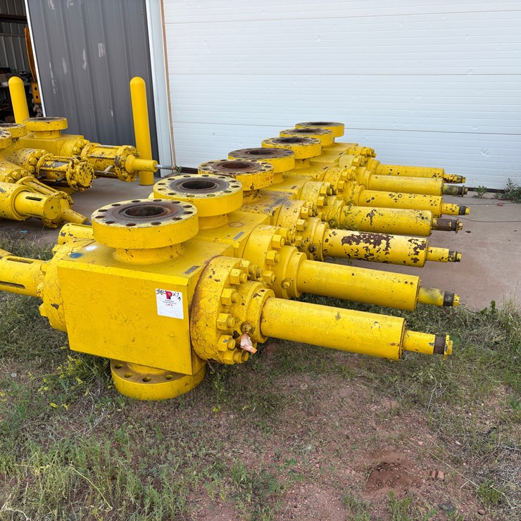 (7x$) 7-1/16” 10k frac valves