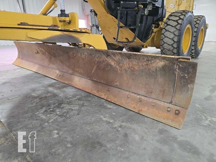 2011-caterpillar-140m2-image-9