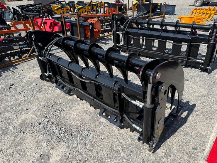 #2030-•-unused-future-clg72-72"-skid-steer-curbed-log-grabber-inv#48889-image-1