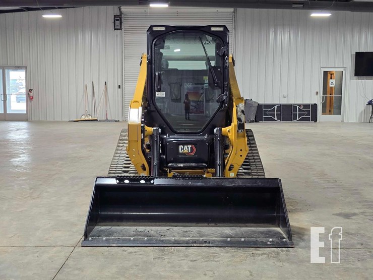 2025-caterpillar-255-image-7