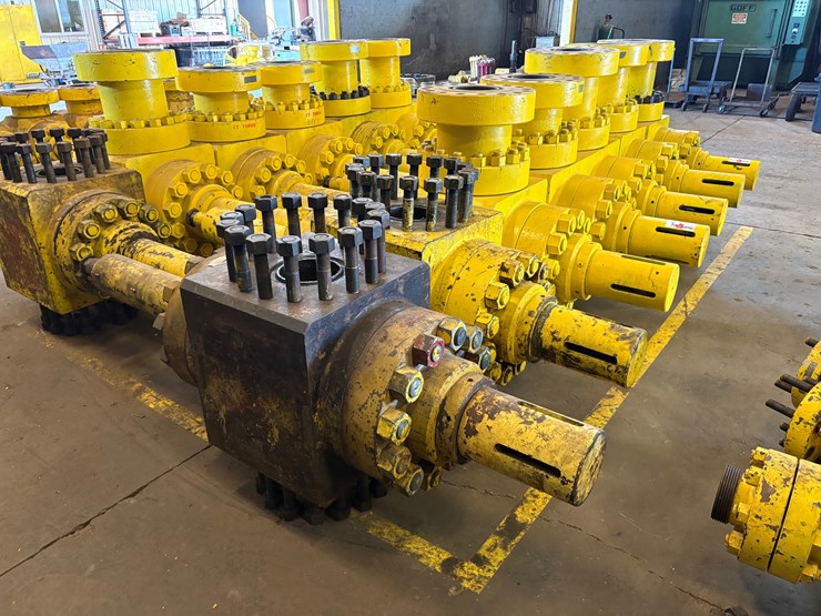 (4x$)-7-1/16”-15k-hydraulic-frac-valves,-field-ready-image-2