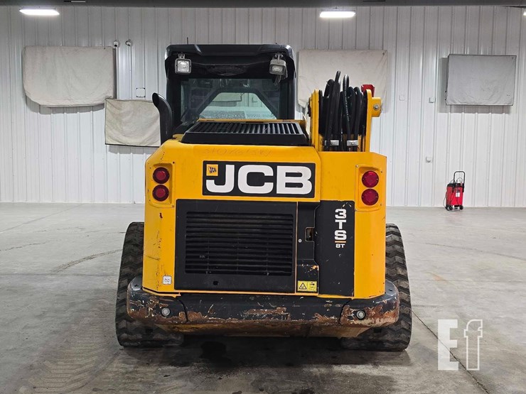 2022-jcb-3ts-8t-image-8