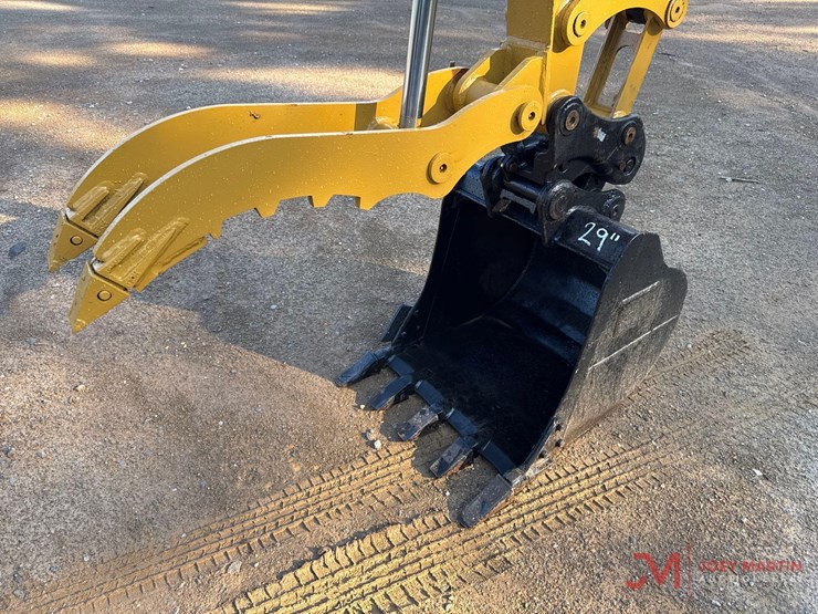 2022-caterpillar-305.5e2-image-8