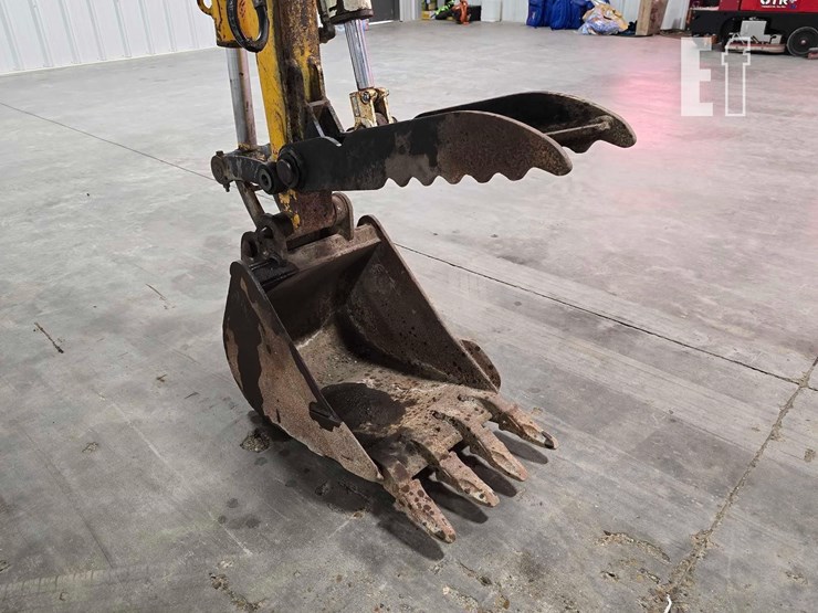 jcb-8032-image-10