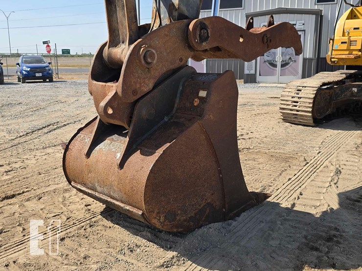 2016-deere-180g-lc-image-11