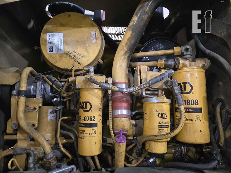 2004-caterpillar-120h-image-22