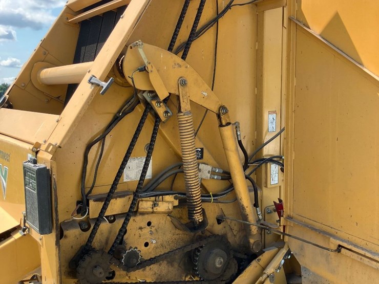 vermeer-664m-round-baler-image-9