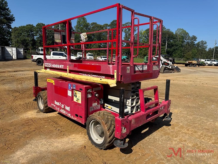 2015-mec-4069rt-rough-terrain-scissor-lift-image-2