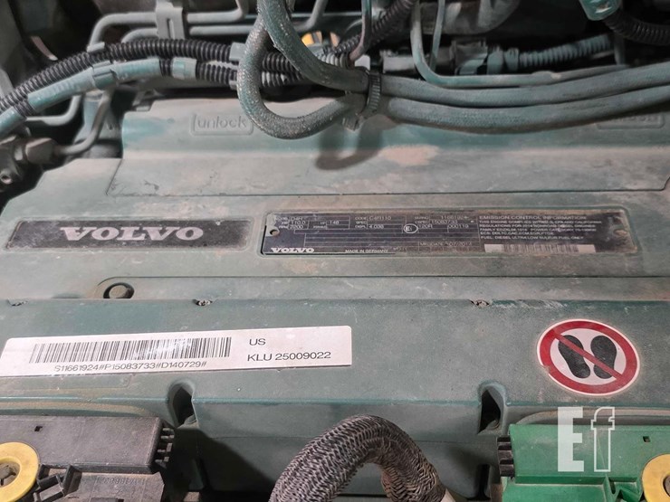 2014-volvo-dd120b-image-23
