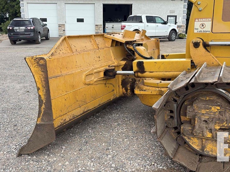 2014-komatsu-d51pxi-22-image-12
