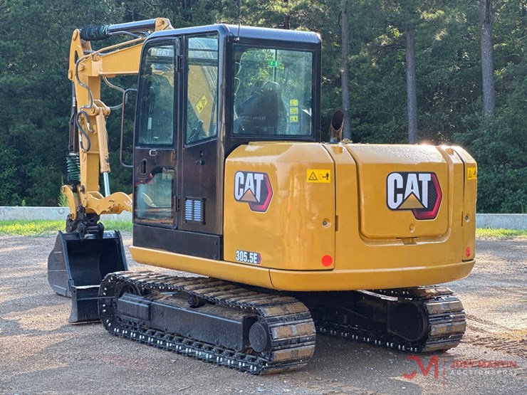 2021-caterpillar-305.5e2-image-1