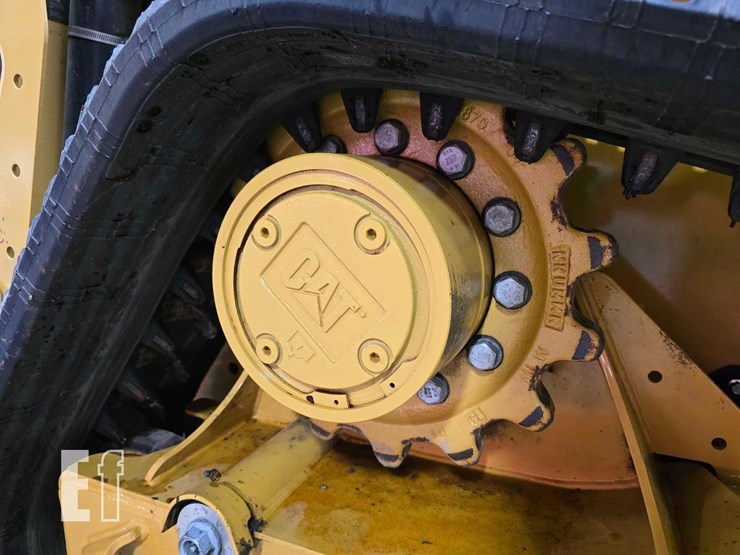 2025-caterpillar-255-image-35