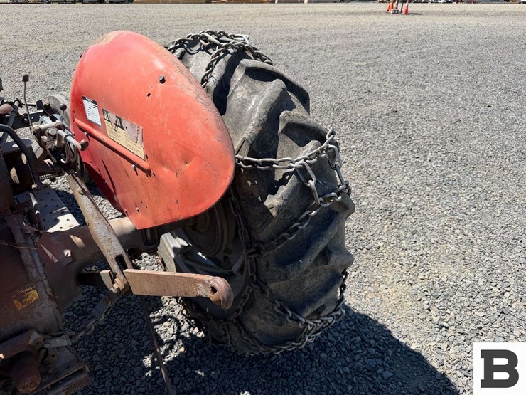 1975-massey-ferguson-235-image-22