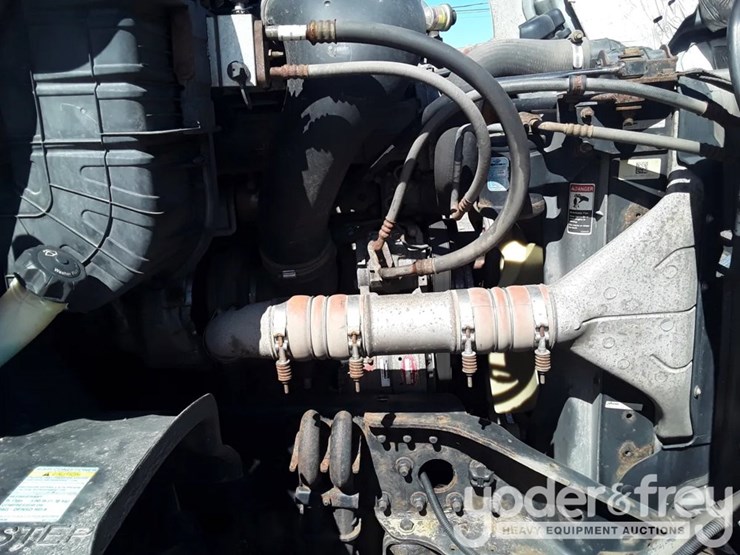 2018-freightliner-cascadia-113-image-6