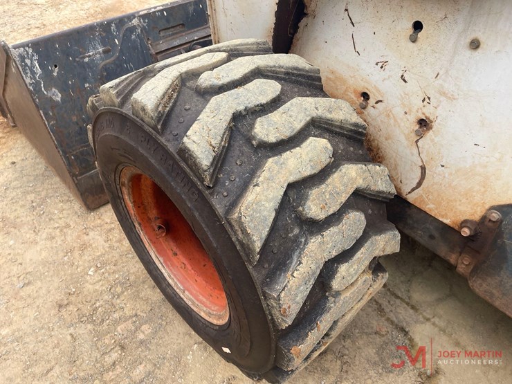 2002-bobcat-s250-skid-steer-loader-image-12