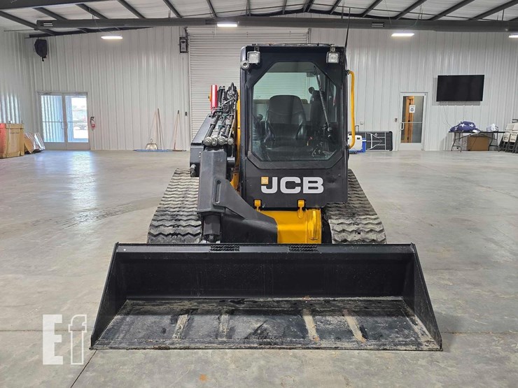2022-jcb-3ts-8t-image-7