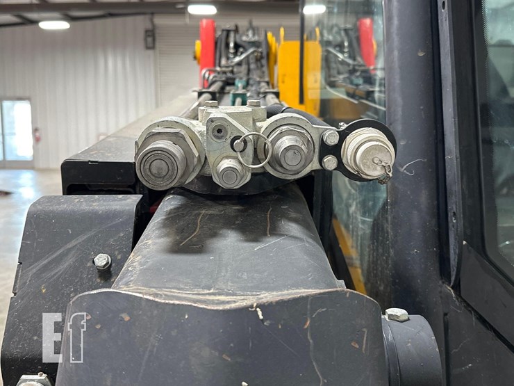 2021-jcb-3ts-8t-image-14