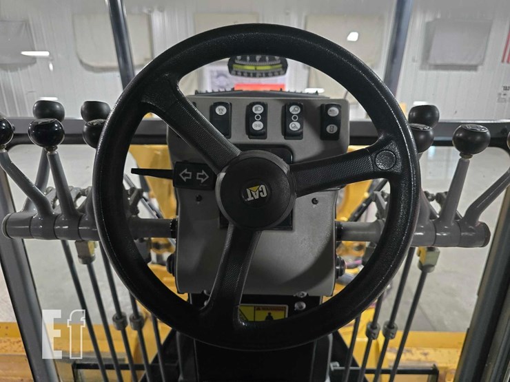 2022-caterpillar-140gc-image-16