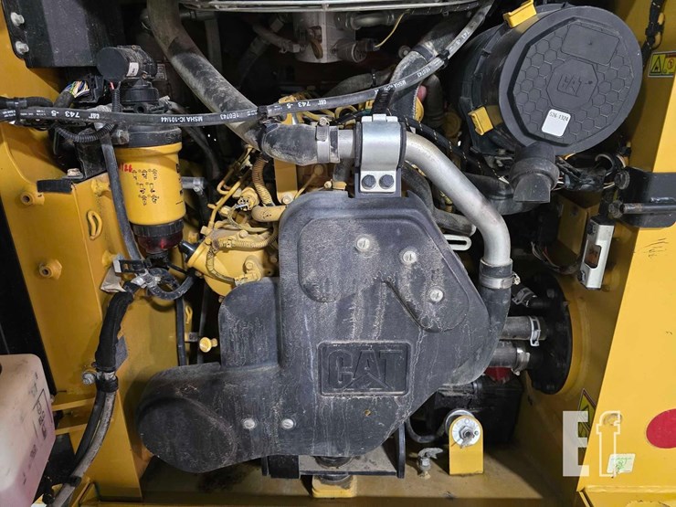 2021-caterpillar-239d3-image-21