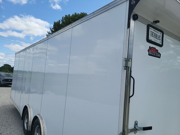 2022-united-enclosed-tandem-axle-bumper-trailer---nice-one-owner-image-18